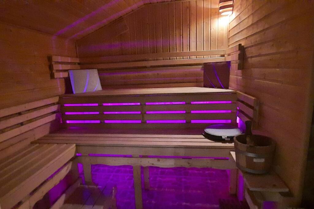 Bungalow Mit Sauna In Einer Ruhige Wald Lage. Grossnaundorf ภายนอก รูปภาพ